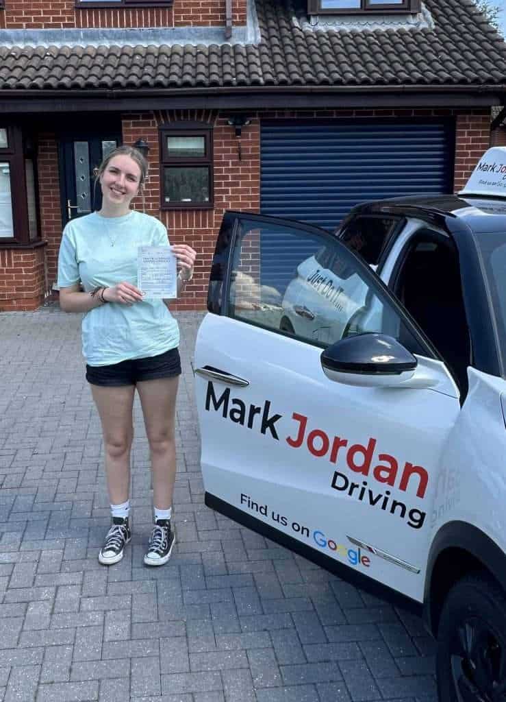 Driving-instructors-in-Burton-on-Trent-Louisa-passes-driving-test