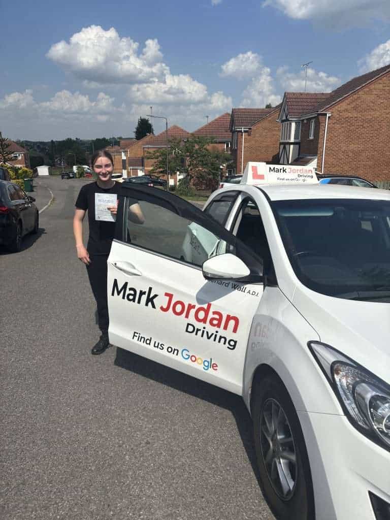 Laycie from swadlincote passing her diving test with Mark Jordan Driving school
