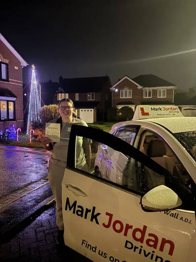 driving-instructors-in-ashby-768x1024